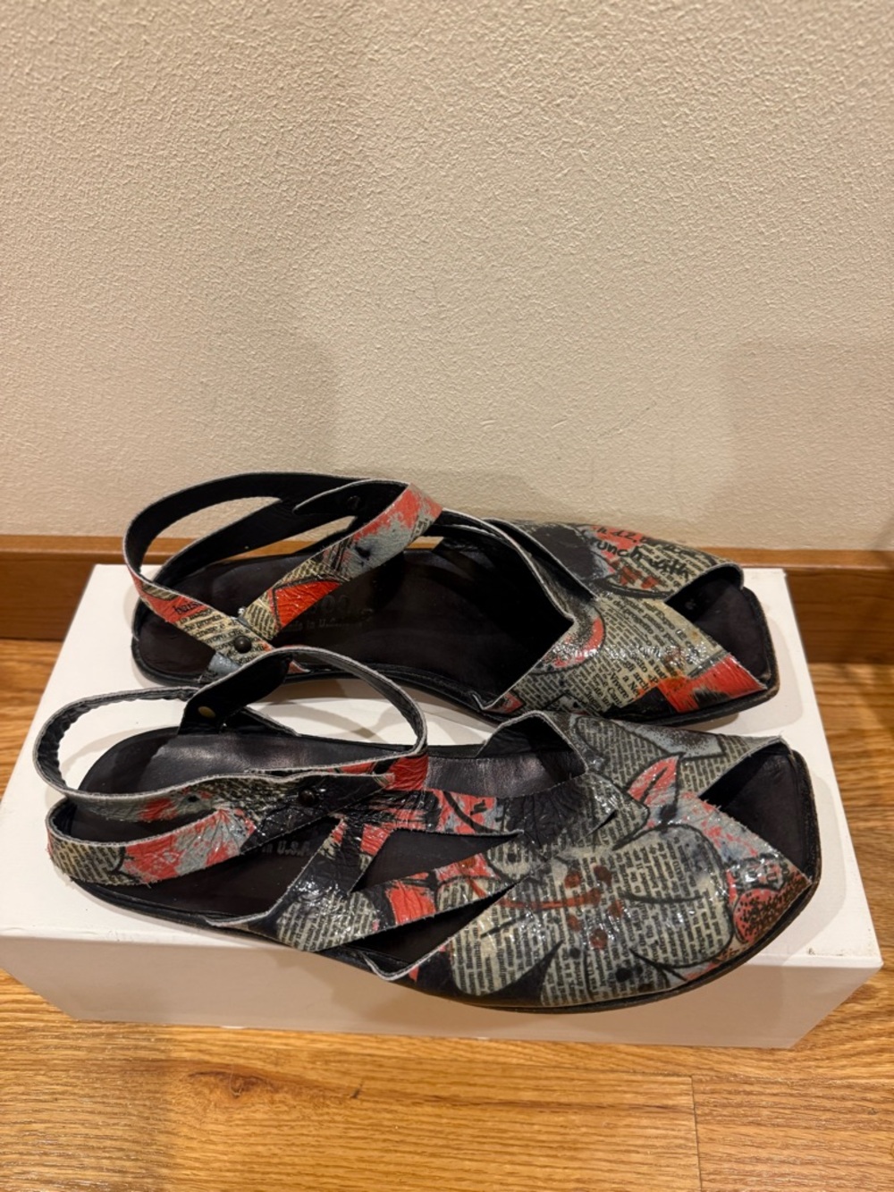 cydwoq sandals 40